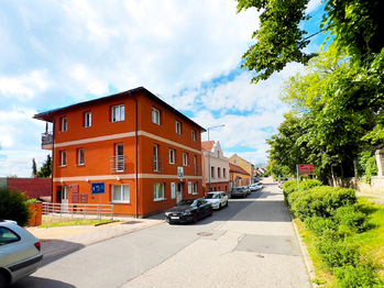 Prodej bytu 3+kk v osobním vlastnictví 70 m², Praha 10 - Petrovice