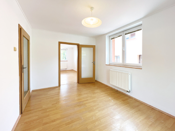 Prodej bytu 3+kk v osobním vlastnictví 70 m², Praha 10 - Petrovice