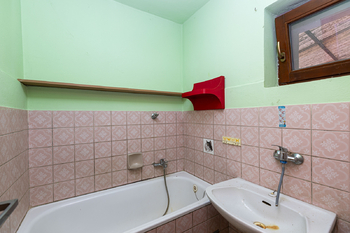 Koupelna - Prodej domu 147 m², Libochovice