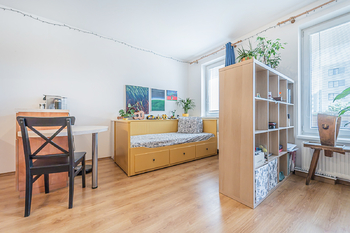 Prodej bytu 1+kk v osobním vlastnictví 32 m², Praha 9 - Černý Most