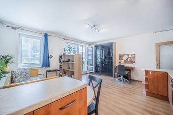 Prodej bytu 1+kk v osobním vlastnictví 32 m², Praha 9 - Černý Most