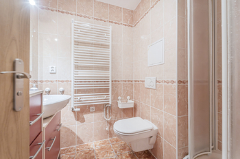Prodej bytu 1+kk v osobním vlastnictví 32 m², Praha 9 - Černý Most