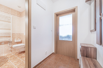 Prodej bytu 1+kk v osobním vlastnictví 32 m², Praha 9 - Černý Most