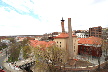 Výhled z okna dětského pokoje - Prodej bytu 3+kk v osobním vlastnictví 114 m², Praha 4 - Nusle