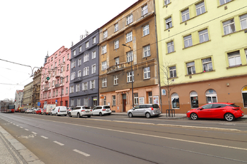 Venkovní pohled na dům - Prodej bytu 3+kk v osobním vlastnictví 114 m², Praha 4 - Nusle