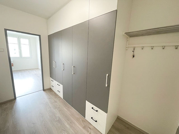 Pronájem bytu 2+kk v družstevním vlastnictví 42 m², Praha 4 - Chodov