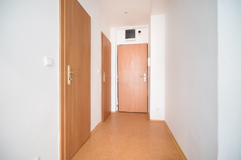 Předsíň - Prodej bytu 2+1 v osobním vlastnictví 55 m², Praha 4 - Záběhlice