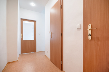 Předsíň - Prodej bytu 2+1 v osobním vlastnictví 55 m², Praha 4 - Záběhlice