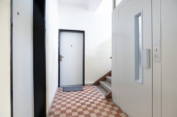 Vstup do bytu - Prodej bytu 2+1 v osobním vlastnictví 55 m², Praha 4 - Záběhlice