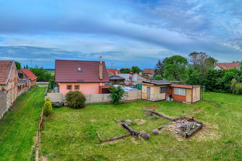 Prodej pozemku 829 m², Kostomlátky