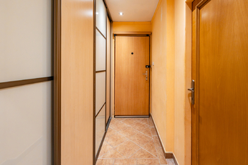 Chodba - Prodej bytu 3+1 v osobním vlastnictví 97 m², Praha 9 - Kyje