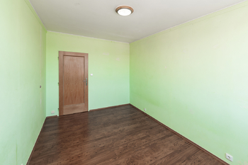 Dětský pokoj nebo pracovna - Prodej bytu 3+1 v osobním vlastnictví 97 m², Praha 9 - Kyje