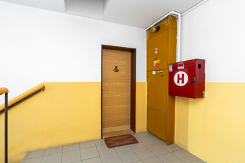 vstup - Prodej bytu 3+1 v osobním vlastnictví 97 m², Praha 9 - Kyje