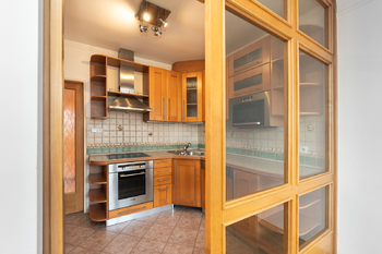 Kuchyň - Prodej bytu 3+1 v osobním vlastnictví 97 m², Praha 9 - Kyje