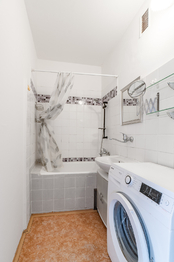 Pronájem bytu 2+kk v osobním vlastnictví 45 m², Praha 8 - Kobylisy