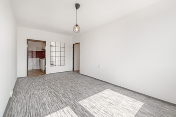 Pronájem bytu 2+kk v osobním vlastnictví 45 m², Praha 8 - Kobylisy