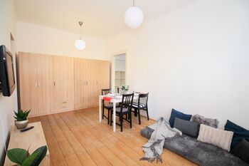 Pronájem bytu 2+1 v osobním vlastnictví 53 m², Praha 8 - Libeň