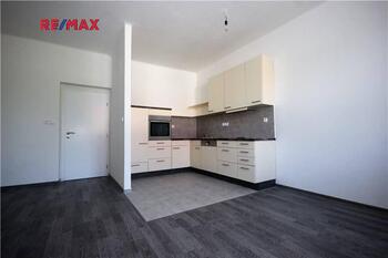 Pronájem bytu 2+kk v osobním vlastnictví 63 m², Opařany