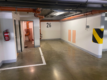 Garážové stání se sklepem - Pronájem bytu 2+kk v osobním vlastnictví 48 m², Praha 10 - Strašnice