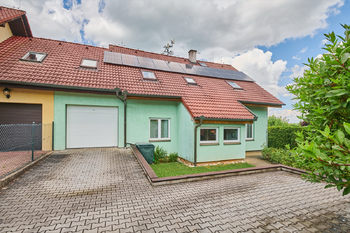 Prodej domu 206 m², Chýnice