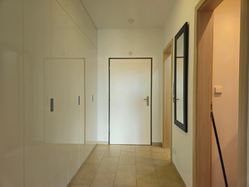 Pronájem bytu 1+kk v osobním vlastnictví 48 m², Praha 10 - Záběhlice