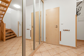 Prodej bytu 3+kk v osobním vlastnictví 87 m², Praha 5 - Zličín