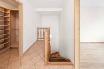 Prodej bytu 3+kk v osobním vlastnictví 87 m², Praha 5 - Zličín