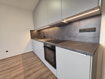 Kuchyně - Pronájem bytu 1+kk v osobním vlastnictví 47 m², Brandýs nad Labem-Stará Boleslav