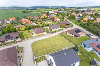 Prodej pozemku 810 m², Hostomice