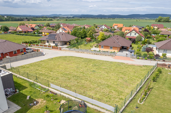 Prodej pozemku 810 m², Hostomice