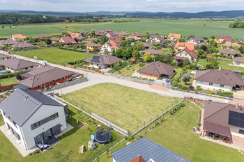 Prodej pozemku 810 m², Hostomice