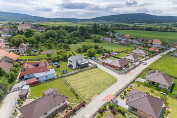Prodej pozemku 810 m², Hostomice
