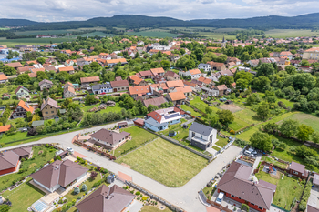 Prodej pozemku 810 m², Hostomice