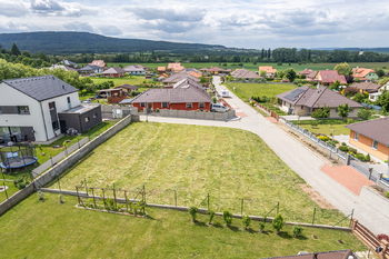Prodej pozemku 810 m², Hostomice