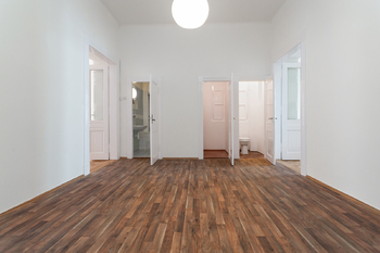 hala - Pronájem bytu 3+1 v osobním vlastnictví 120 m², Praha 5 - Smíchov