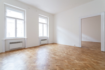 obývák - Pronájem bytu 3+1 v osobním vlastnictví 120 m², Praha 5 - Smíchov