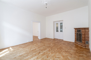 obývák - Pronájem bytu 3+1 v osobním vlastnictví 120 m², Praha 5 - Smíchov