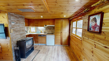 obývací pokoj s kuchyňským koutem - Prodej chaty / chalupy 62 m², Týnec nad Sázavou