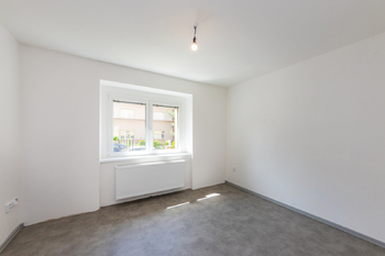11. Druhá ložnice v  bytě - Pronájem bytu 3+1 v osobním vlastnictví 73 m², Praha 9 - Hloubětín