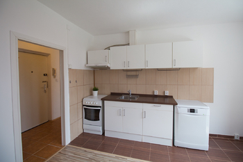 kuchyně - Pronájem bytu 2+kk v osobním vlastnictví 42 m², Praha 5 - Zbraslav