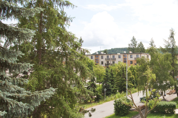 pohled z okna - Pronájem bytu 2+kk v osobním vlastnictví 42 m², Praha 5 - Zbraslav