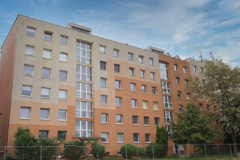 bytový dům - Pronájem bytu 2+kk v osobním vlastnictví 42 m², Praha 5 - Zbraslav