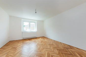 9. Druhá ložnice - Pronájem bytu 3+kk v osobním vlastnictví 77 m², Praha 9 - Hloubětín