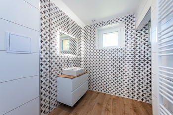 12. Koupelna se sprchovým koutem - Pronájem bytu 3+kk v osobním vlastnictví 77 m², Praha 9 - Hloubětín