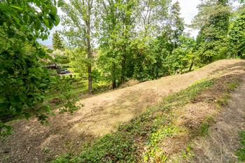 Prodej pozemku 1057 m², Mezouň