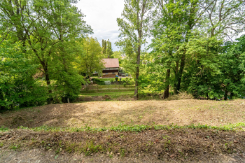 Prodej pozemku 1057 m², Mezouň