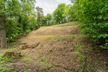 Prodej pozemku 1057 m², Mezouň