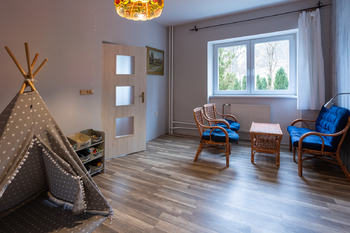 Pokoj přízemí - Prodej domu 170 m², Mladé Buky