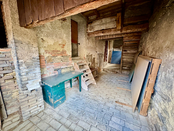 Prostory zastavěného pozemku - Prodej domu 73 m², Číčovice