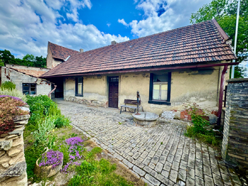 Dvůr domu - Prodej domu 73 m², Číčovice
